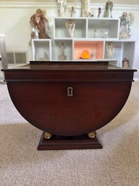 Elegant Wooden Jewelry Box With Lockable Lid & Decorative Base